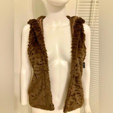 Vest for girls made of eco-fur with a hood size L 14