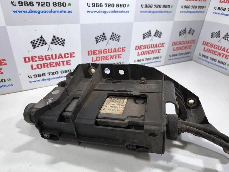 8200522625 frein à main électrique pour RENAULT SCENIC II 2003 294984 - Photo 2/3