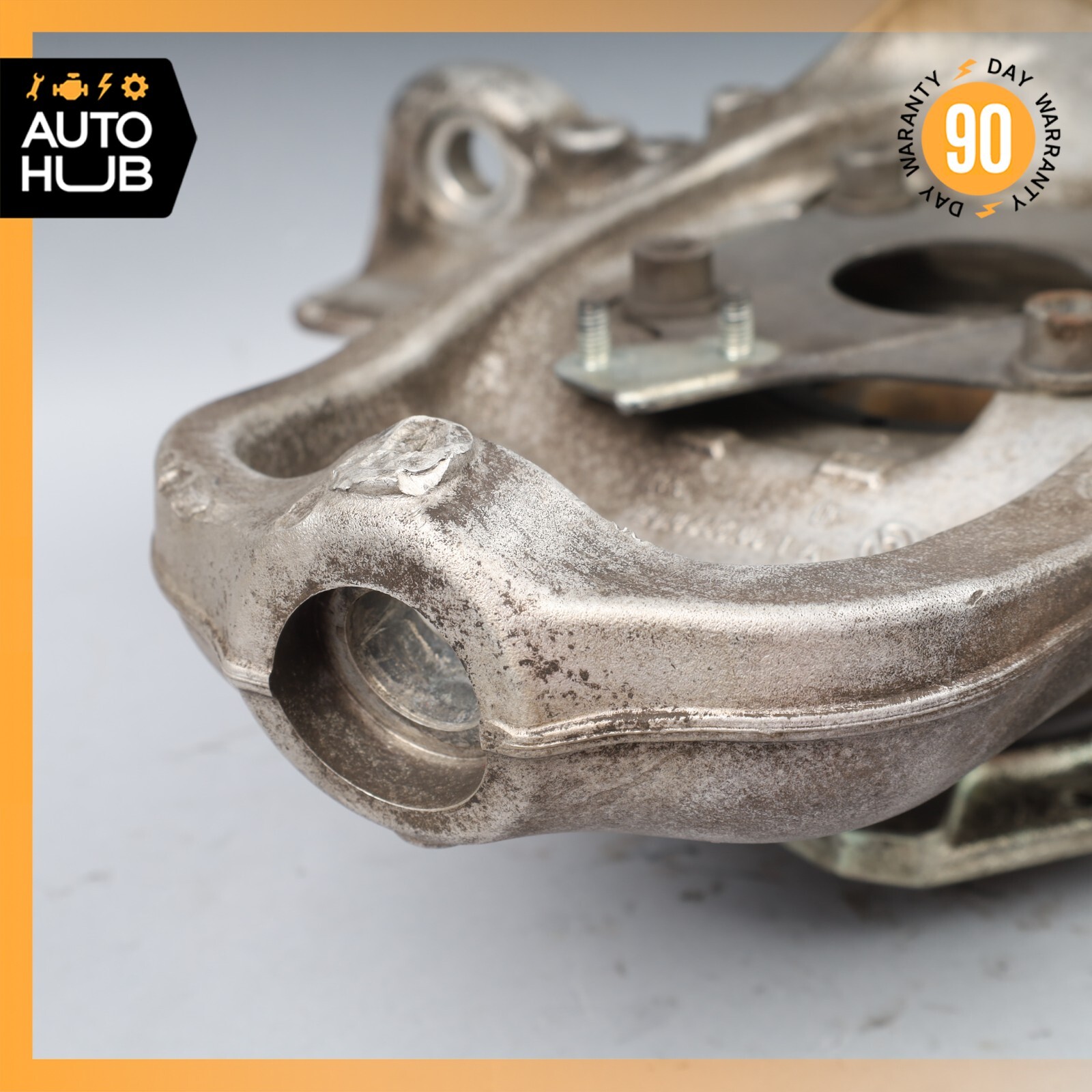 03-10 Maserati Quattroporte M139 Front Right Side Spindle Knuckle Hub OEM