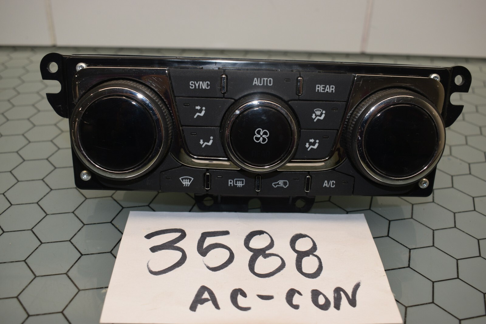2013 Buick Enclave AC and Heater Control Used Stock #3588-AC