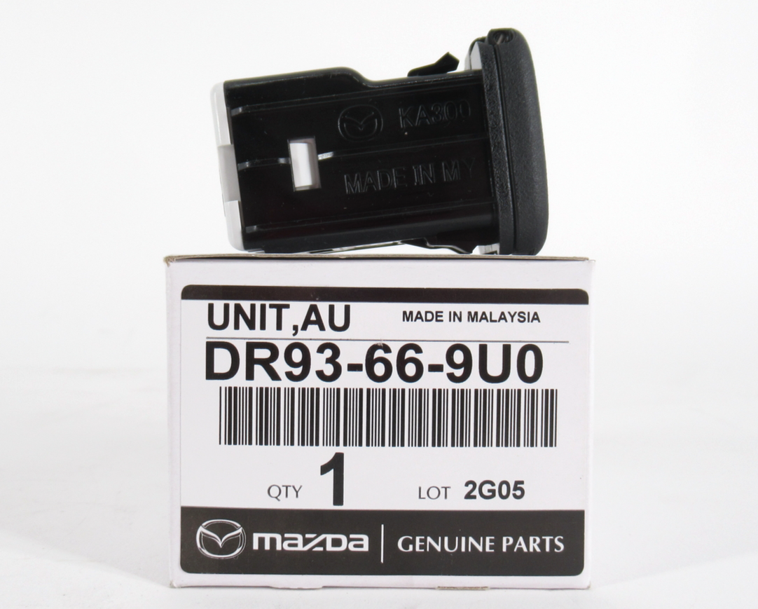 2013 Mazda 2 USB Auxilary Sound Unit Port 11- 13 for sale online