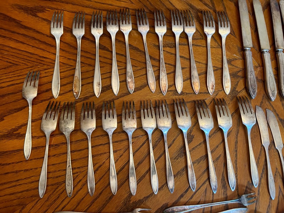 67-Piece Vintage Oneida Community Silverplate Flatware Set – Matching ...