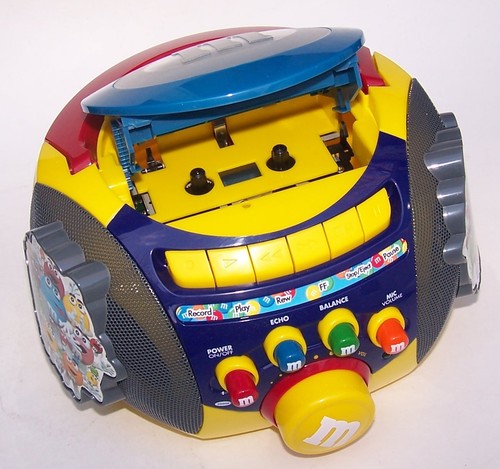 ¡Totalmente nuevo! Máquina de karaoke vintage con licencia oficial de M&M's en caja - Imagen 6 de 12