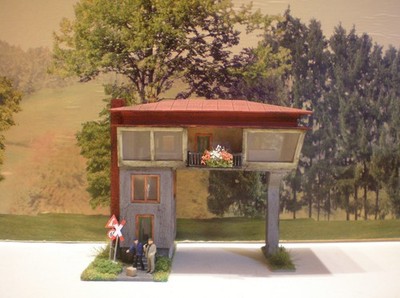 H0 Diorama HO 1:87 zum Bahnhof  Stellwerk Reiterstellwerk patiniert beleuchtet