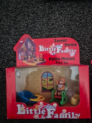 Retro Sweet Home Little Family Petite Manson Spielset Kinderzimmer