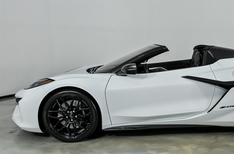 2024 Arctic White Chevrolet Corvette   | C8 Corvette Photo 6