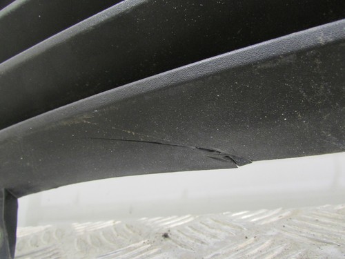 GRILLE Mercedes-Benz Vito (638.1/2) Bus 2.2 CDI 108 16V (OM611.980) 6388800483 - Afbeelding 6 van 7