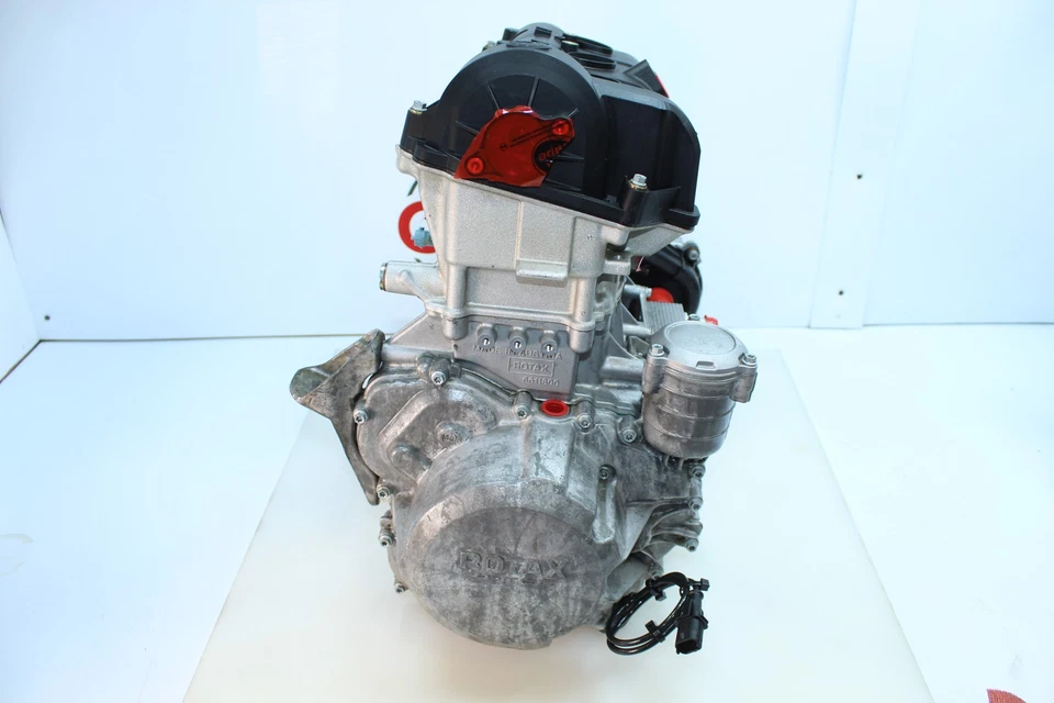 09-18 Ski-Doo MXZ X 1200 MOTOR 4 TEC BAJO KILOMETRAJE Y LIMPIO 420120301 Foto 2 de 4