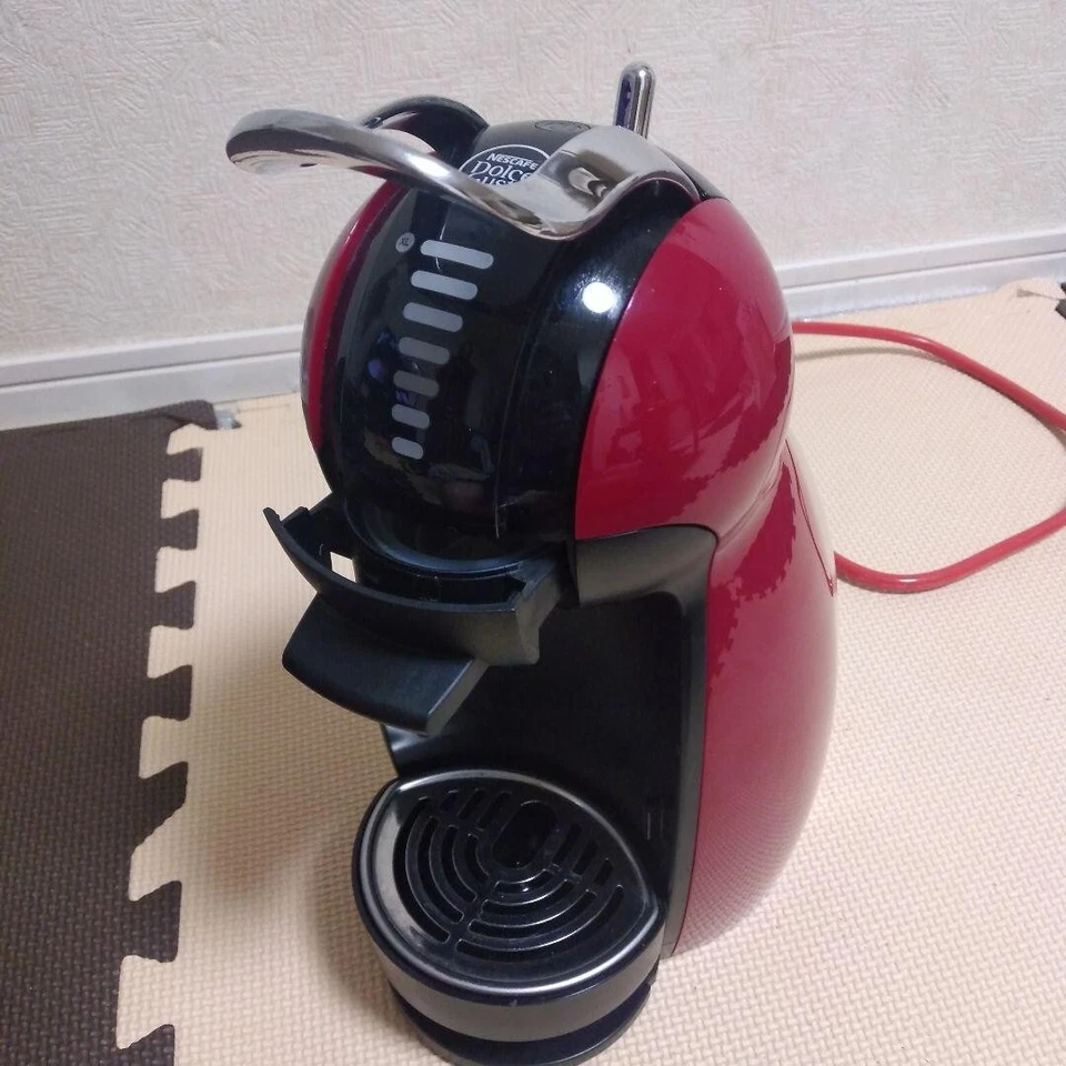 Nestle Nescafe Dolce Gusto Genio 2 Premium MD9771-WR Wine Red coffee machine - Image 2 of 4