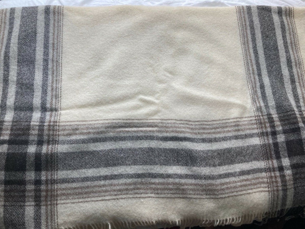 Vntg Alafoss of Iceland Wool Throw Fringe Blanket 55” x 66” Cream