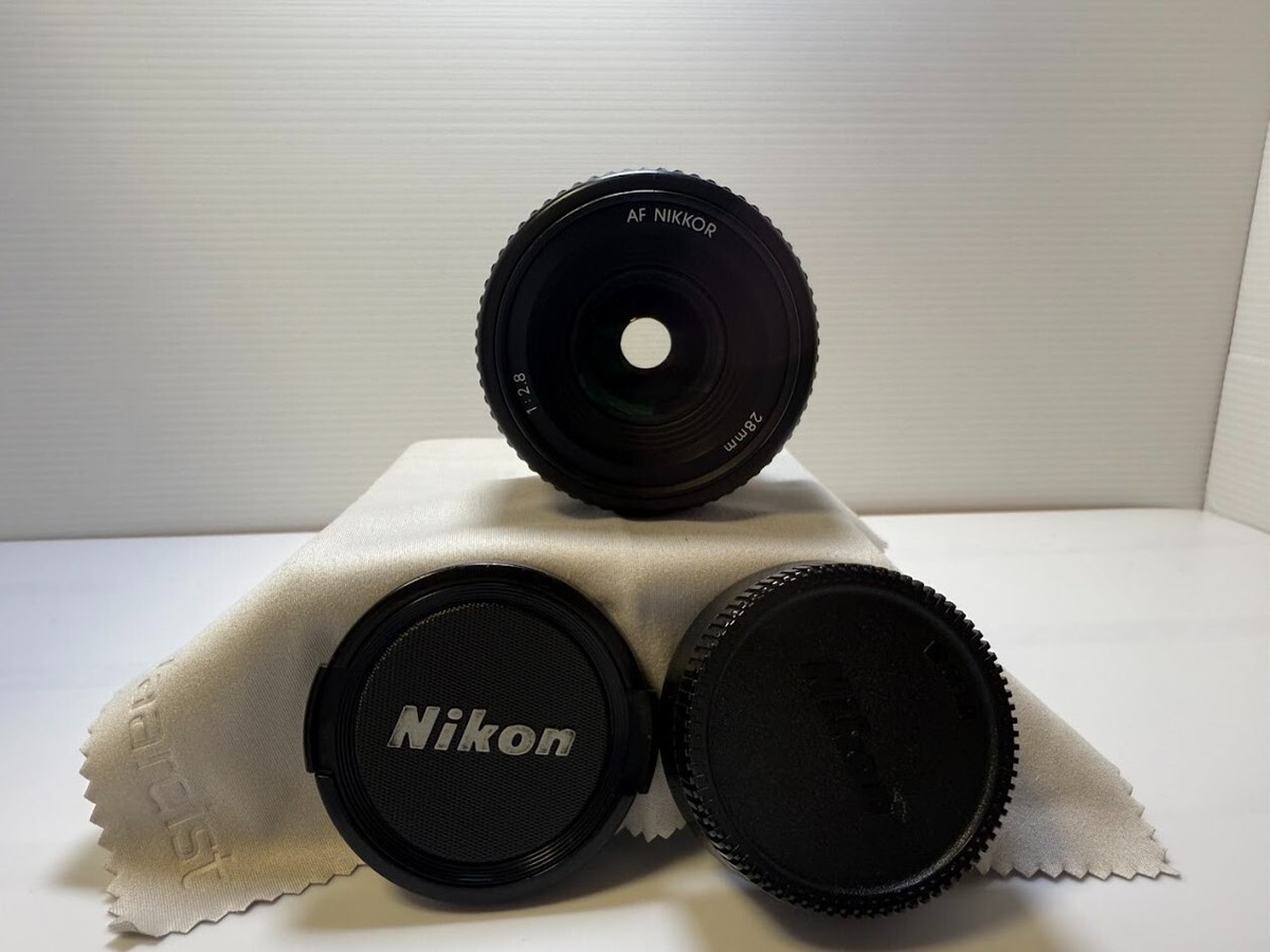 Nikon AF NIKKOR 28mm レンズ Nikon AF NIKKOR 28mm f2.8 Wide Angle Lens Near Mint AF