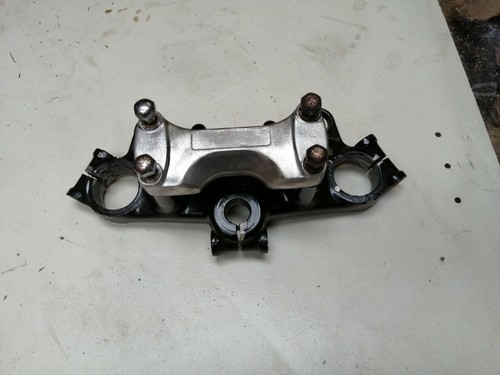 Suzuki GSX 750 top yoke
