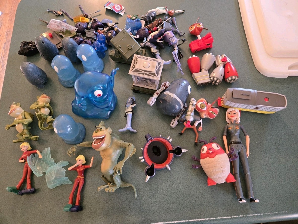MONSTERS VS ALIENS TOYS LOT SUSAN BOB COCKROACH GALLAXHAR MISSING