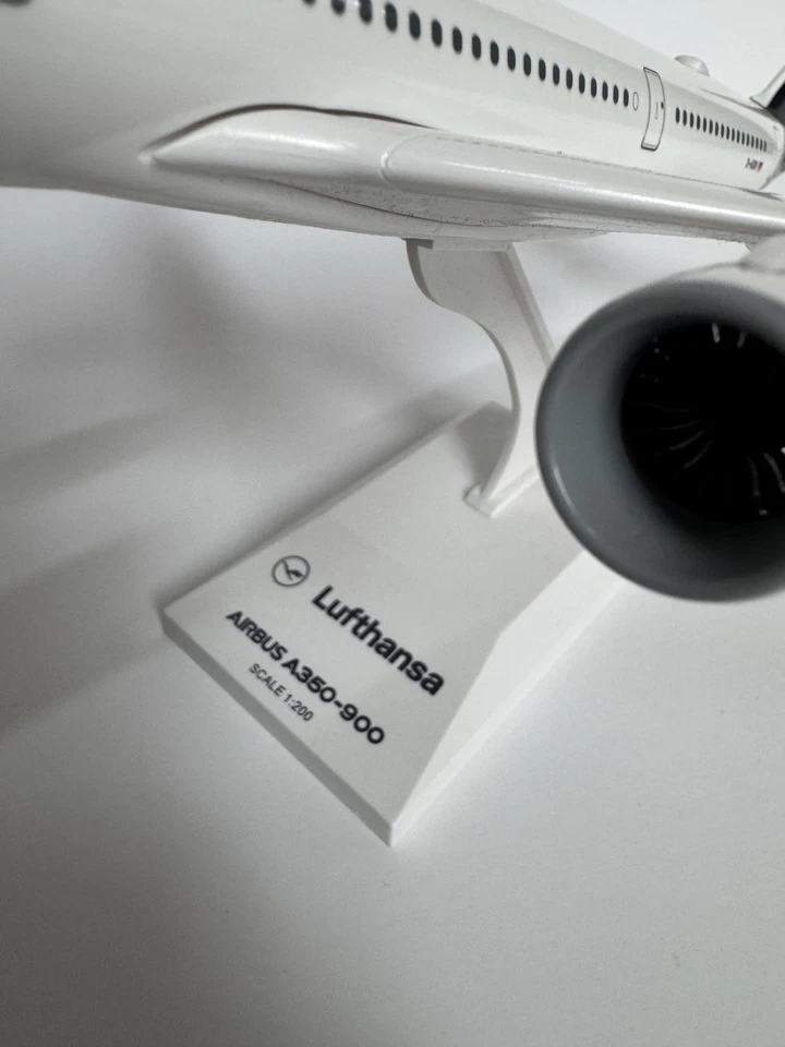 Sky Marks Model A350-900 Lufthansa 1/200 Scale Diecast Airplane with Stand - Image 2 of 3
