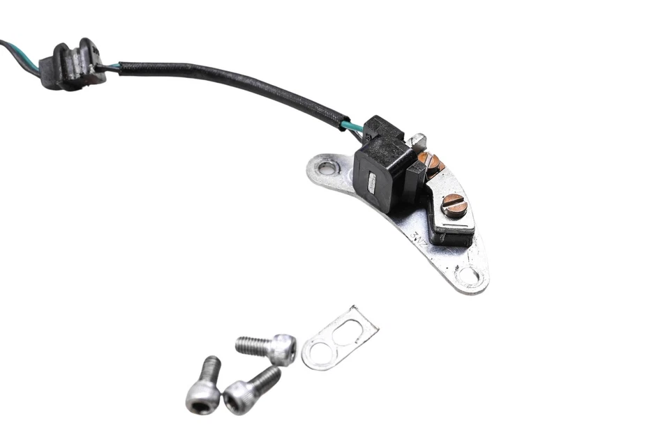 Sensor gerador de sinal 11 Suzuki GSXR750 - Imagem 2 de 3