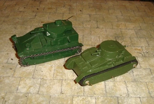 DINKY TOYS  - 2 x VINTAGE EARLY ARMY TANKS  - UNBOXED- RESTORED - MECCANO LTD -