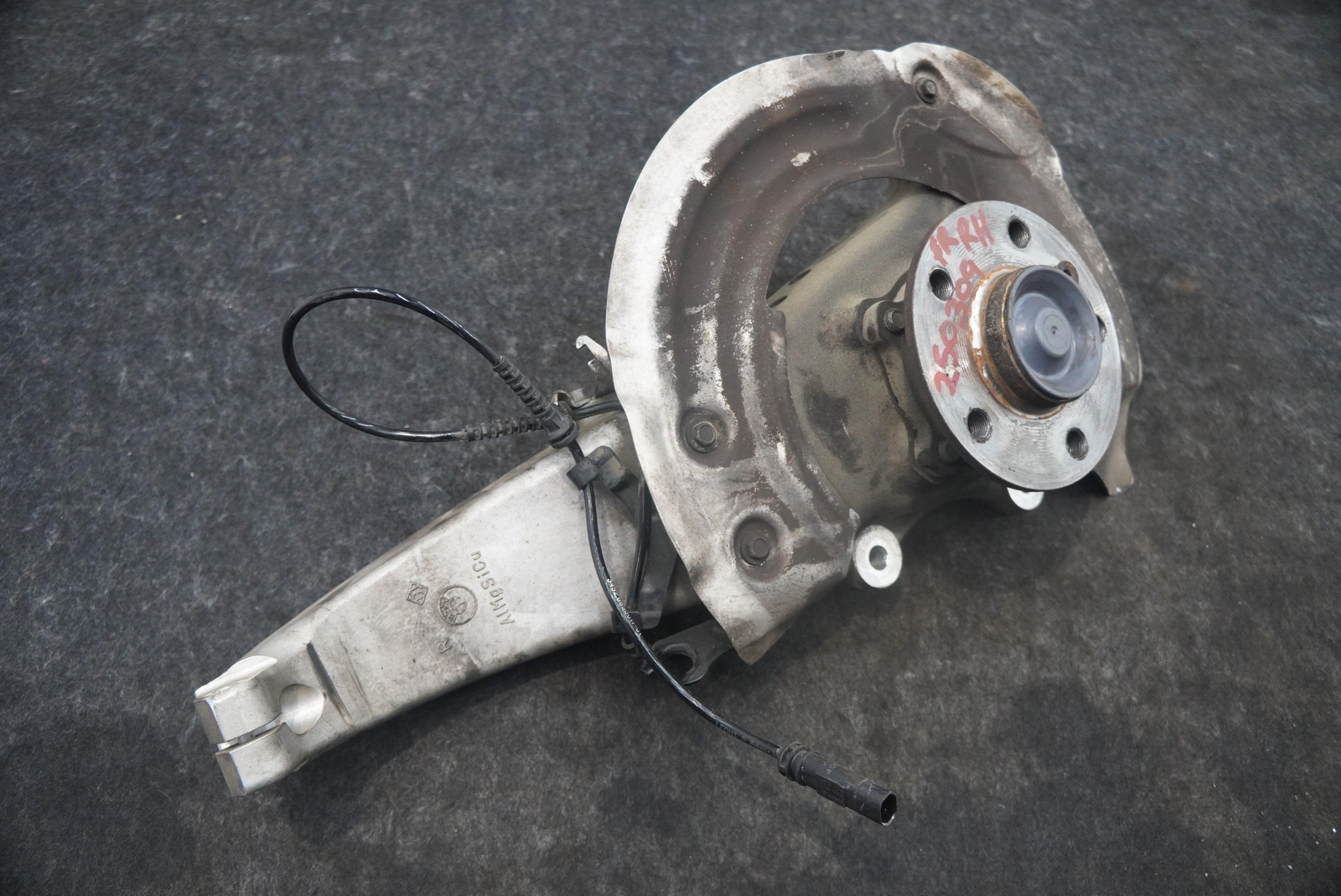 Front Right Spindle Knuckle Hub Wheel Bearing 31216858214 BMW i8 2014-20