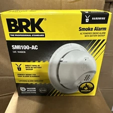 NEW BRK First Alert SMI100-AC Hardwired Smoke Alarm with 9V Battery Backup