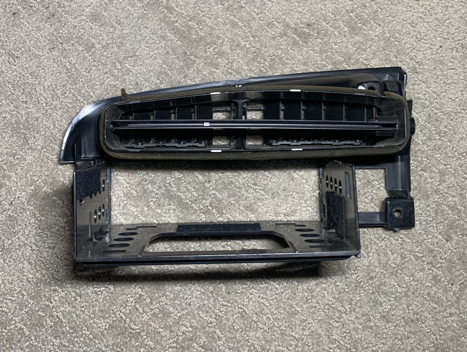 OEM VW Volkswagen 93-98 Mk3 Golf Jetta Center Dash Vent Radio Trim