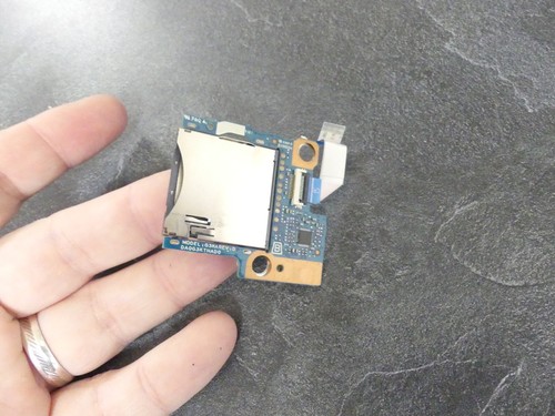 Carte Lecteur SD D'occasion Pour PC Portable HP Laptop 15-DW1018NF - Fonctionnelle Avec Marques D'usure