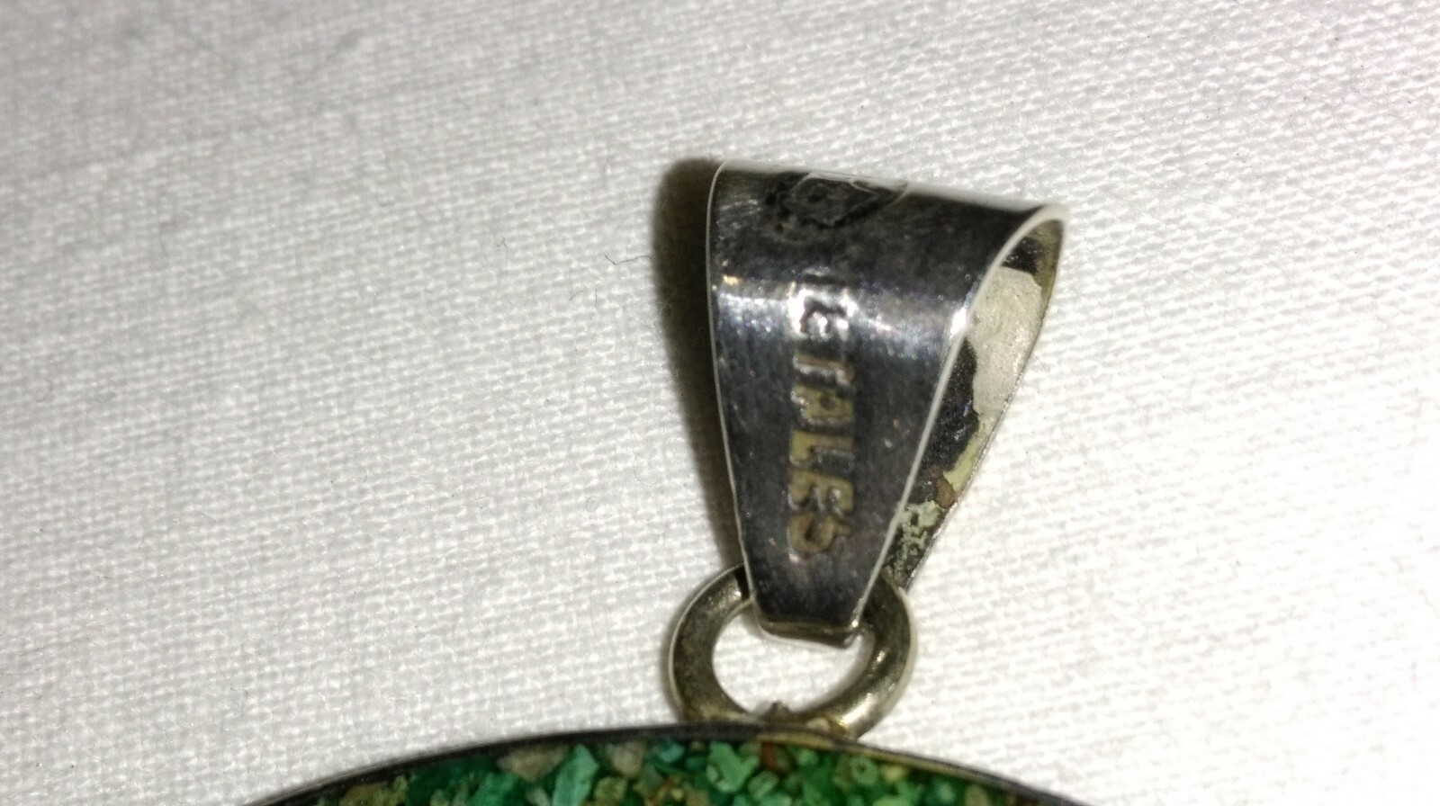 Pendentif Aztèque Ancien En Laiton Doré Et Os – Excellente état, Pierre Améthyste