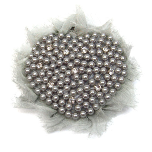 Broche coeur strass cristal et perles nacrées grises, idée cadeau femme