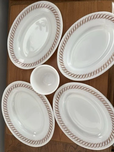 Vintage Pyrex Regency oval milk glass plates X4 with copper scrolls And 1 Bowl