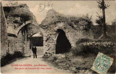 CPA YEVRE-le-CHATEL Ein Teil des Geländes des alten Herrenhauses (608139)