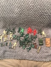 Lot of Army Military Men Plastic Toys 2 Tanks