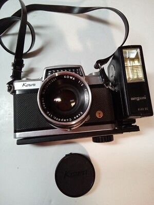 Vintage Kowa Model E 1:2 50mm Lens 35mm Film Camera w/Argus Flash 9148 DC