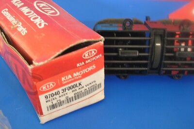 L  NOS OEM 04-06 KIA AMANTI BEZZEL REAR AIR VENT Center Console