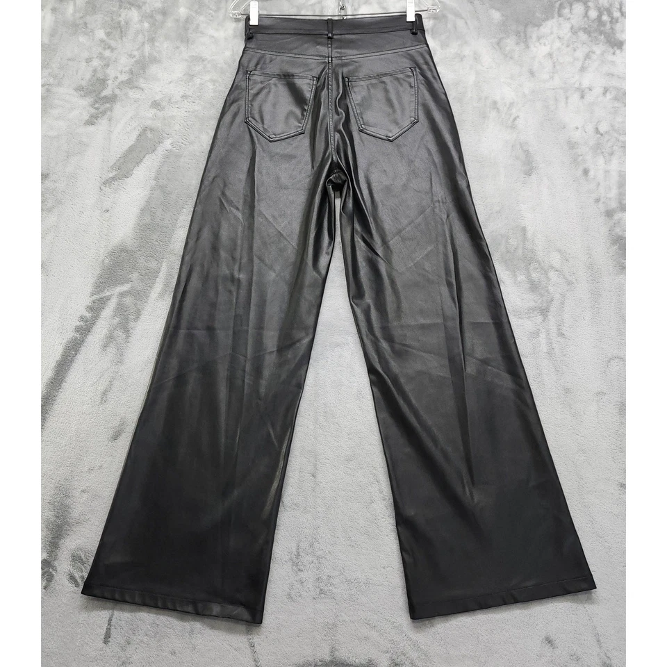 Pantalones Vibrant Miu para mujer 7 (27 W) negros veganos imitación cuero tiro alto acampanados pierna ancha Foto 3 de 4