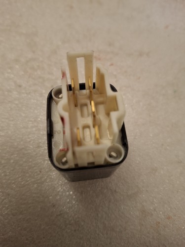 Nippondenso Toyota Genuine Relay For Toyota Series OE#056700-6210 - Picture 6 of 7