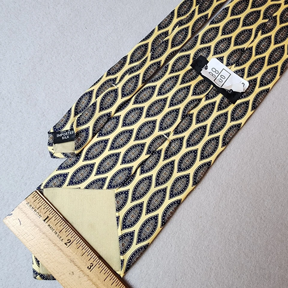 Kenneth Cole New York Yellow Geometric Necktie 100% Silk 3.75"x 57" Vintage  - Image 2 of 4
