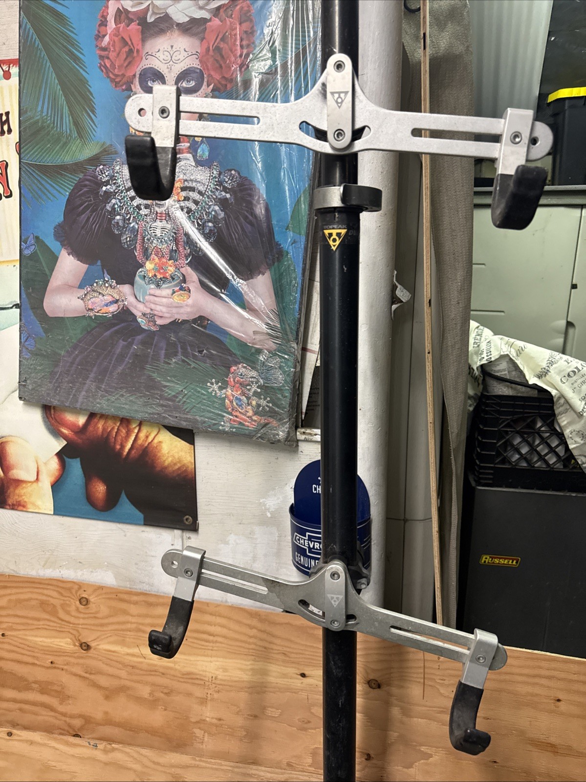 Topeak Dual-Touch Bike Stand 2-Bike Weight Capacity Is 39.7lbs (Per Hook)