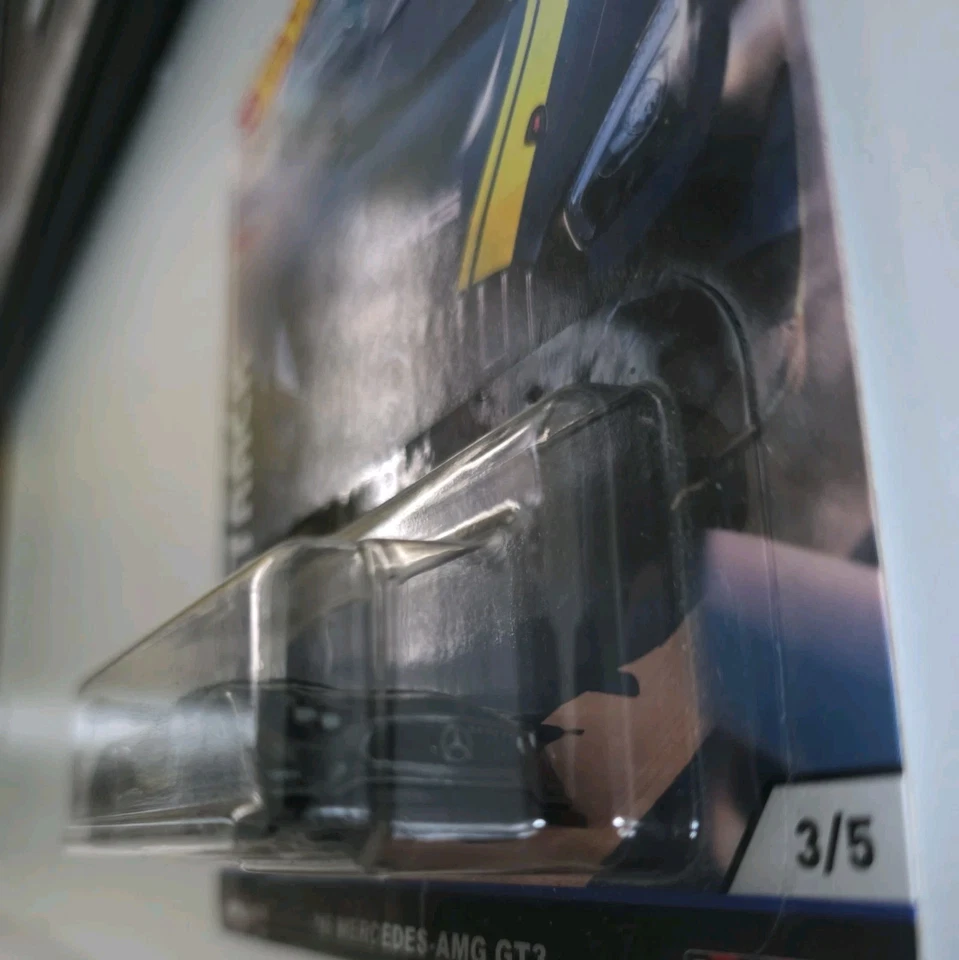 Protector de pista abierta Hot Wheels '16 Mercedes-AMG GT3 Foto 2 de 4