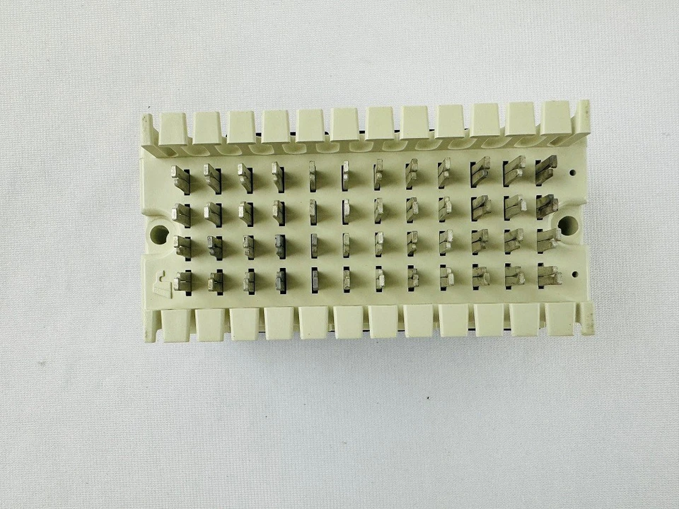 Reliance Electric R66E1-12 Connecting Block - Image 2 of 4