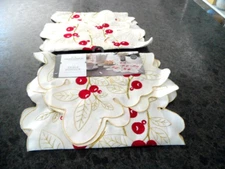 Table runners Threshold (2018A1) preowned New never used 