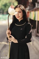 Black Ao Dai Vietnamese  With Pants. Lua chinffon 4 tà & quần 2 lớp