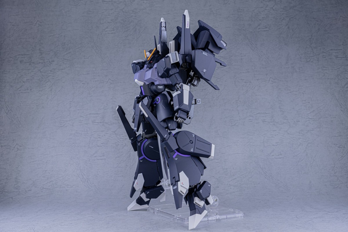 Bandai HG 1/144 Silver Bullet Suppressor – Maquette Gundam UC – Construit Et Peint Au Japon (Fini)