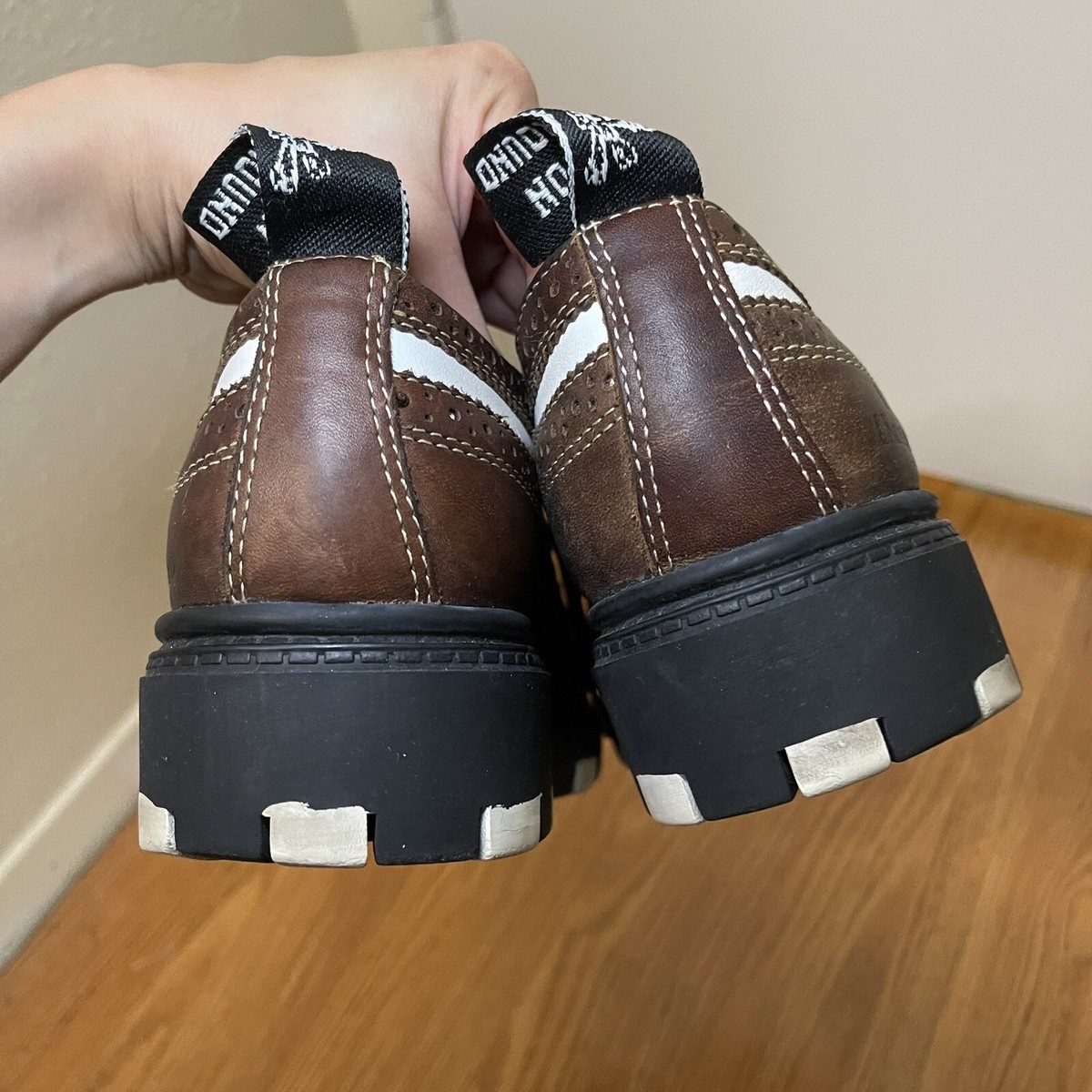 Vintage Y2K London Underground brown oxford wingtip lace up  display picture 2