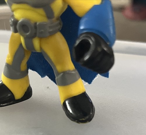 Estatuilla pequeña de personaje de Batman Imaginext de 2 1/2" (pulgadas) de DC Comics (s08) - Imagen 4 de 5