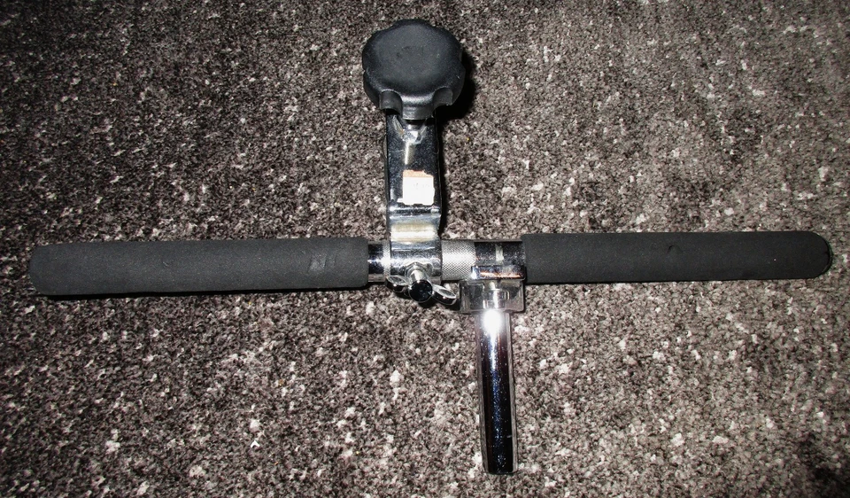 Bongo Mount. Not sure what brand but it is very sturdy and heavy weight. - Image 3 of 3