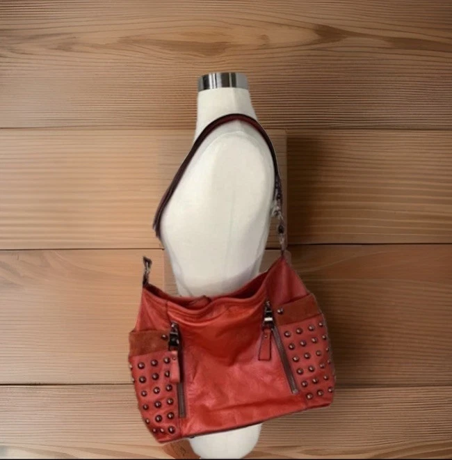 Bolso de Hombro Hobo de Cuero y Gamuza Rojo B. Makowsky Cartera Leopardo Oro Rosa Tachuelas Foto 3 de 4