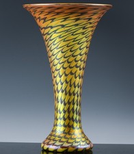 STUNNNG LARGE 1995 LUNDBERG STUDIOS PHOENICIAN PATTERN IRIDESCENT ART GLASS VASE