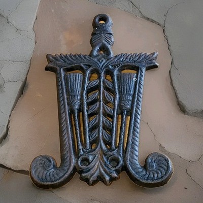 Vintage Gusseisen Wilton kleiner Untersetzer Blätter und Besen Kochplatte Wandtisch 5''