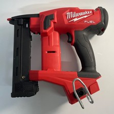 Milwaukee 2749-20 M18 FUEL  18-Gauge 1/4" Narrow Crown Stapler