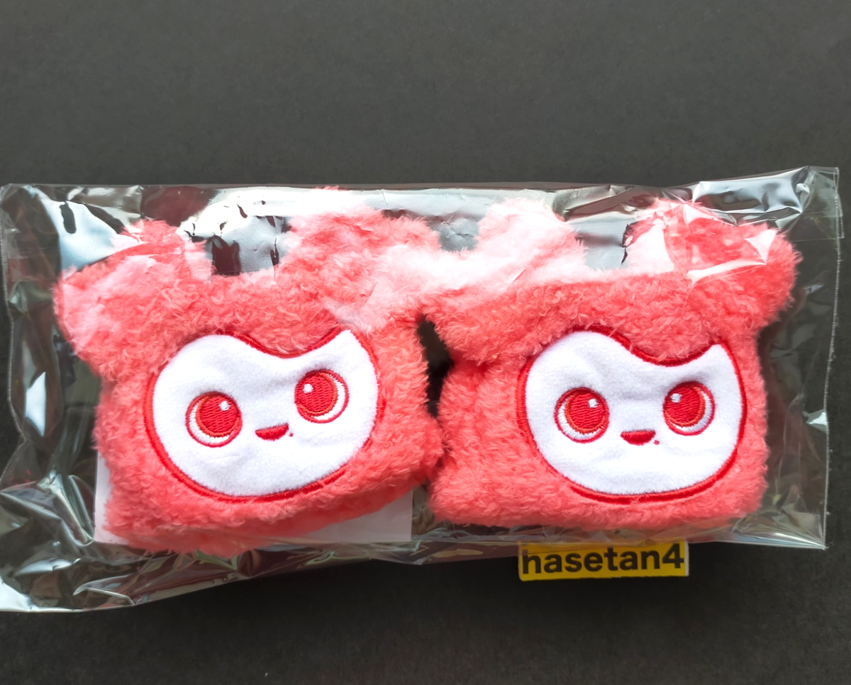 TWICE BABY LOVELYS WRISTBAND SET THIS IS FOR WORLD TOUR IN JAPAN