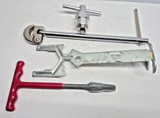 Plumbing Tool Lot ( 4 )  Misc Items Used Good Condition Unbranded Free Shipping