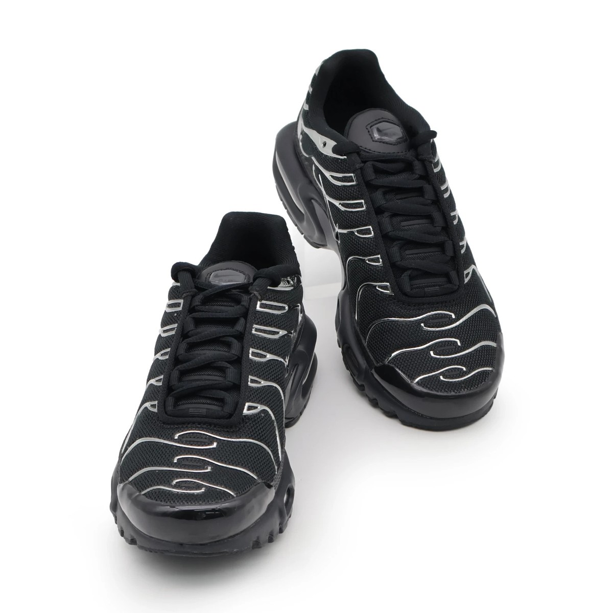 HJ9743-001 Nike Air Max Plus SE Black Metallic Silver Laser